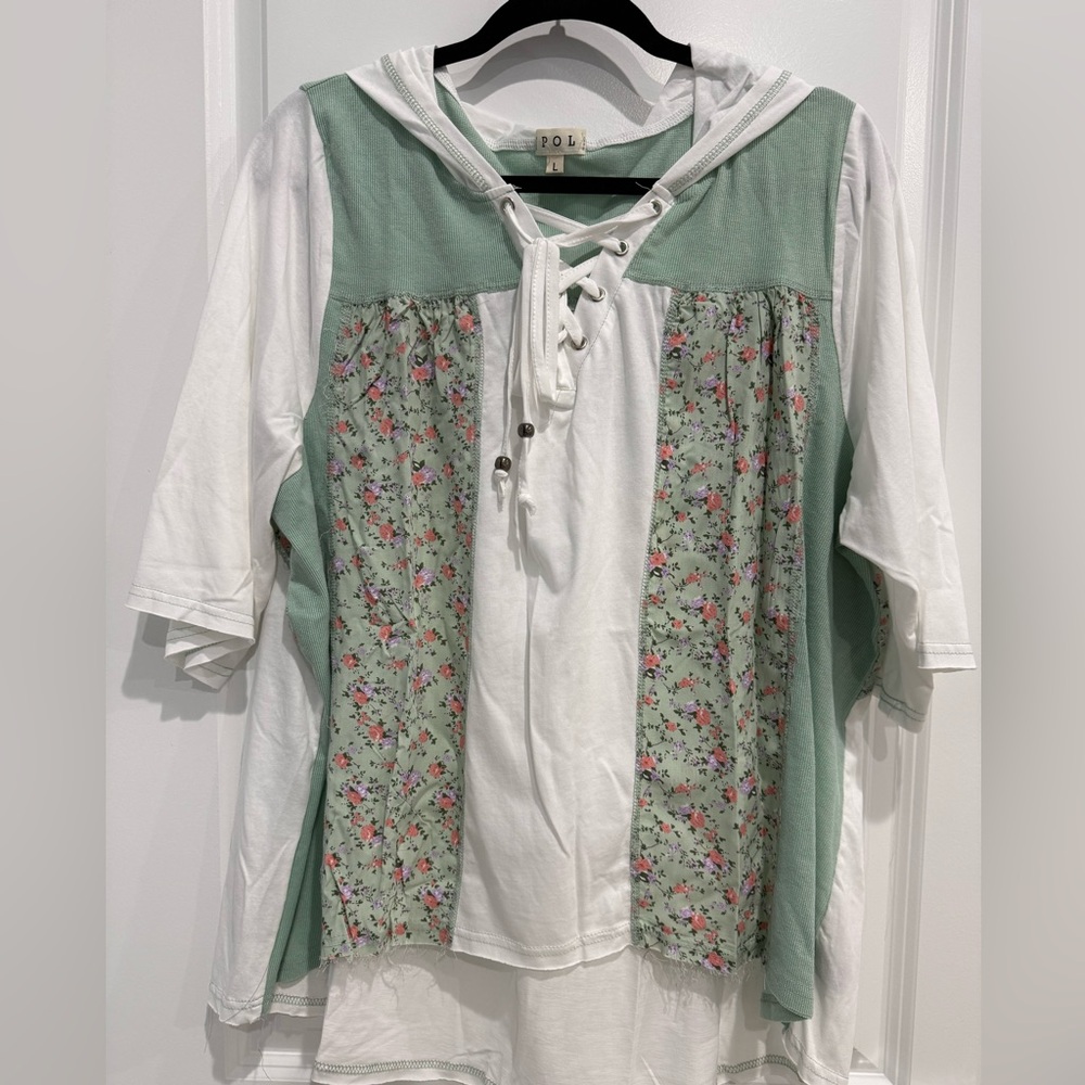 POL Green and White Floral Tunic NEW